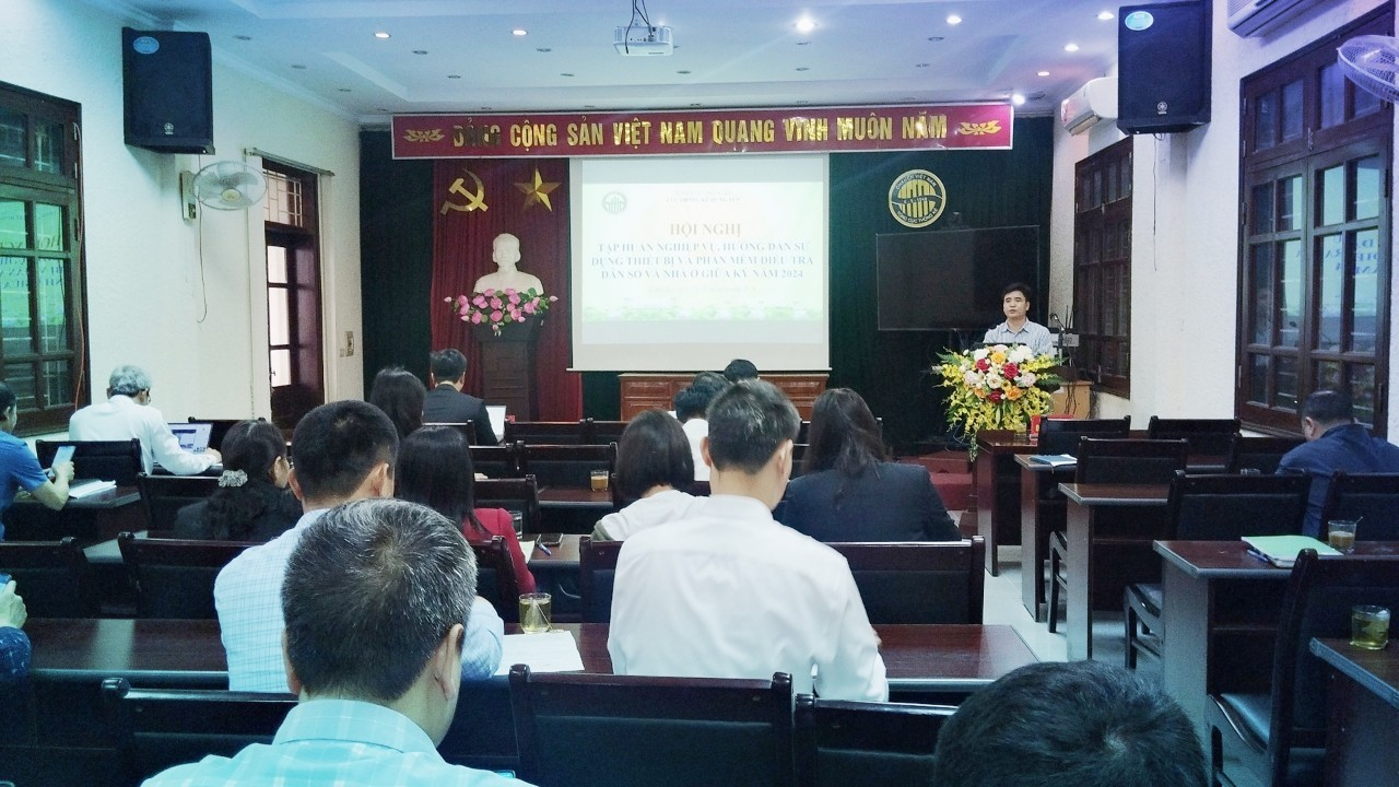 Cục Thống kê Hưng Yên tổ chức Hội nghị tập huấn nghiệp vụ, hướng dẫn sử dụng thiết bị và phần mềm Điều tra dân số và nhà ở giữa kỳ năm 2024.
