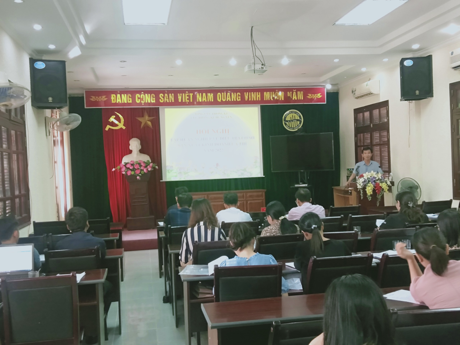 Cục Thống kê Hưng Yên tổ chức Hội nghị tập huấn nghiệp vụ Điều tra cơ sở sản xuất kinh doanh cá thể năm 2022